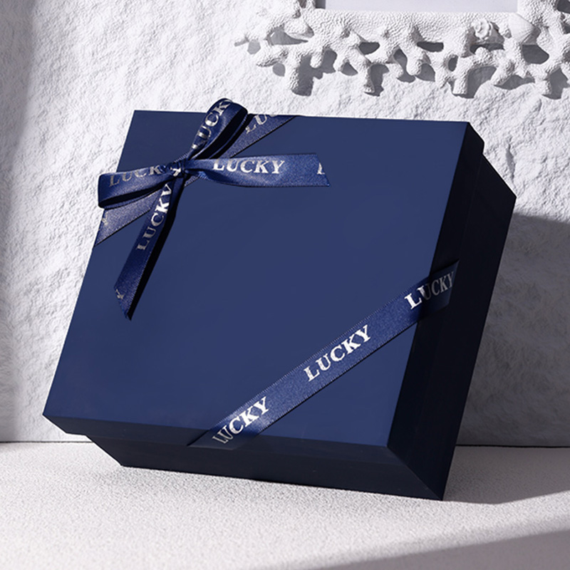 Couvercle de licenciement couvercle de col épaule et boîte cadeau en papier rigide de base