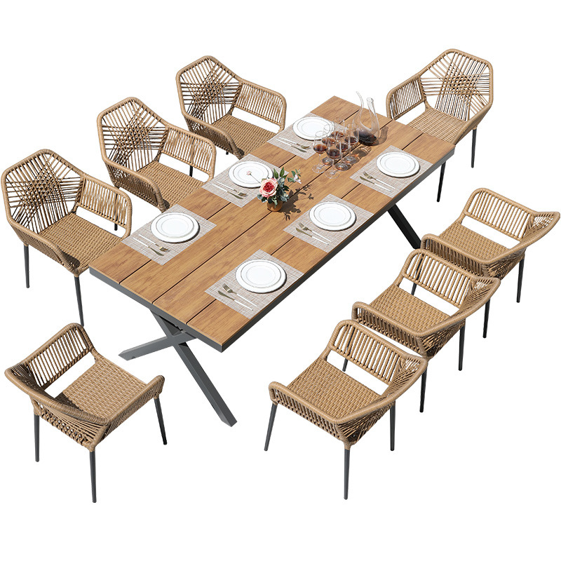 Table et chaises de rotin tissée de patio extérieur